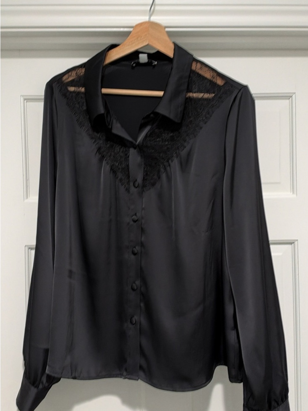 Evereve Black Satin Button-Front Blouse with Lace Yoke